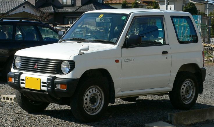 1200px-1994_Mitsubishi_Pajero-Mini_01.jpg